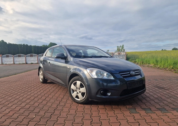 Mazda 3 cena 13900 przebieg: 179000, rok produkcji 2010 z Bodzentyn małe 154